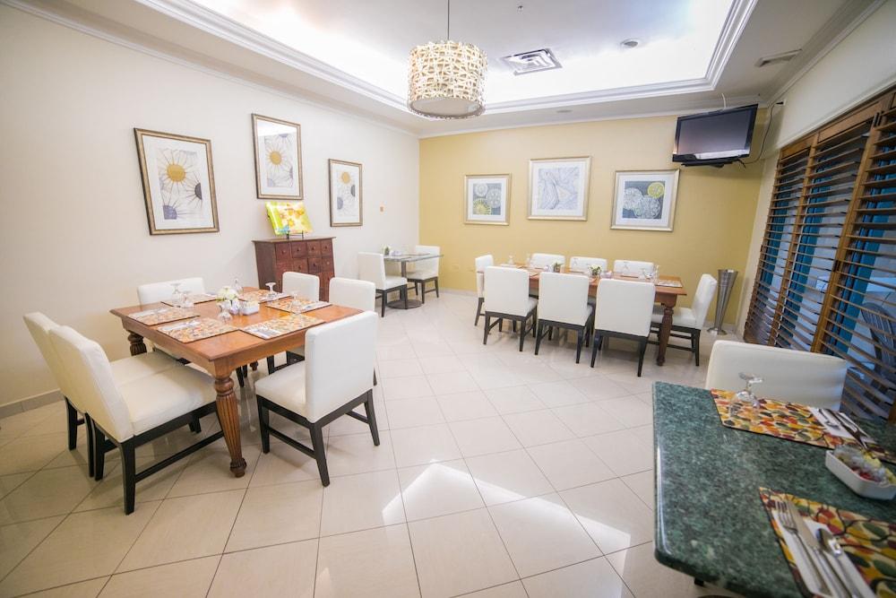 Courtleigh Hotel & Suites Κίνγκστον Εξωτερικό φωτογραφία