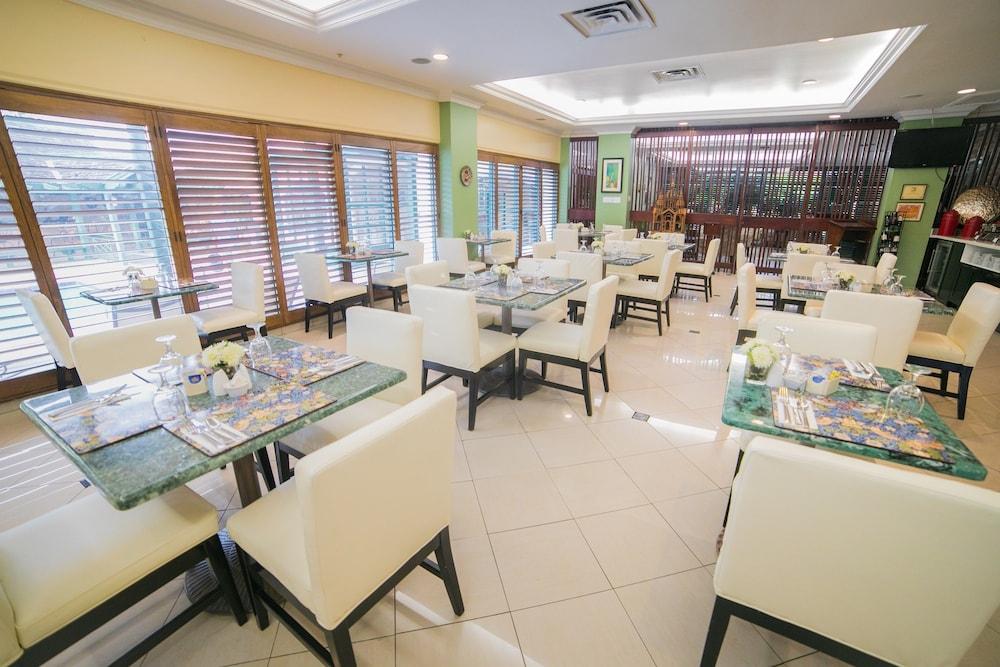 Courtleigh Hotel & Suites Κίνγκστον Εξωτερικό φωτογραφία