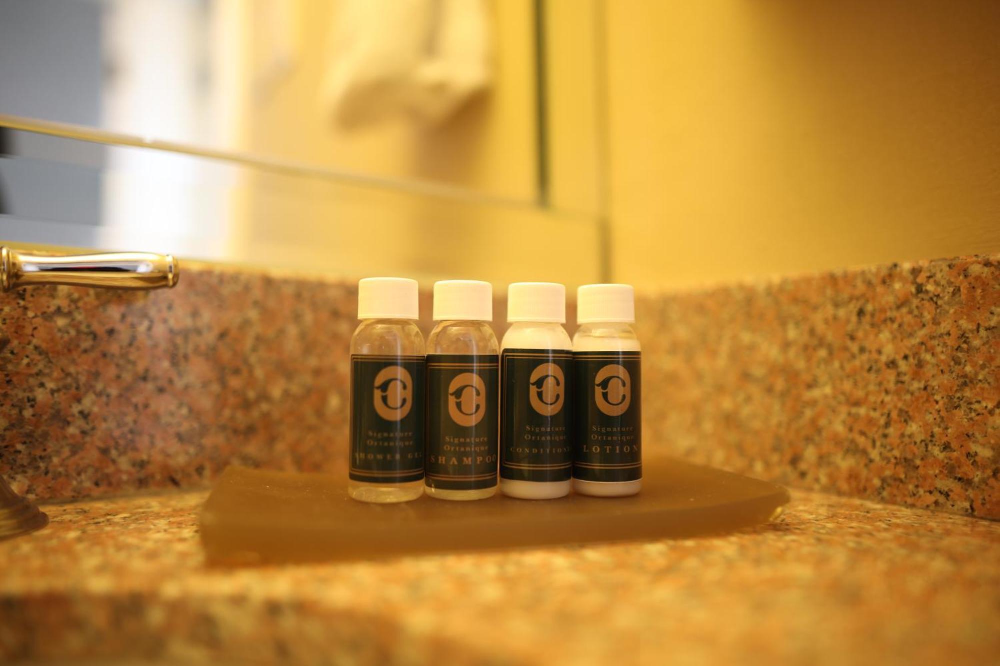 Courtleigh Hotel & Suites Κίνγκστον Εξωτερικό φωτογραφία