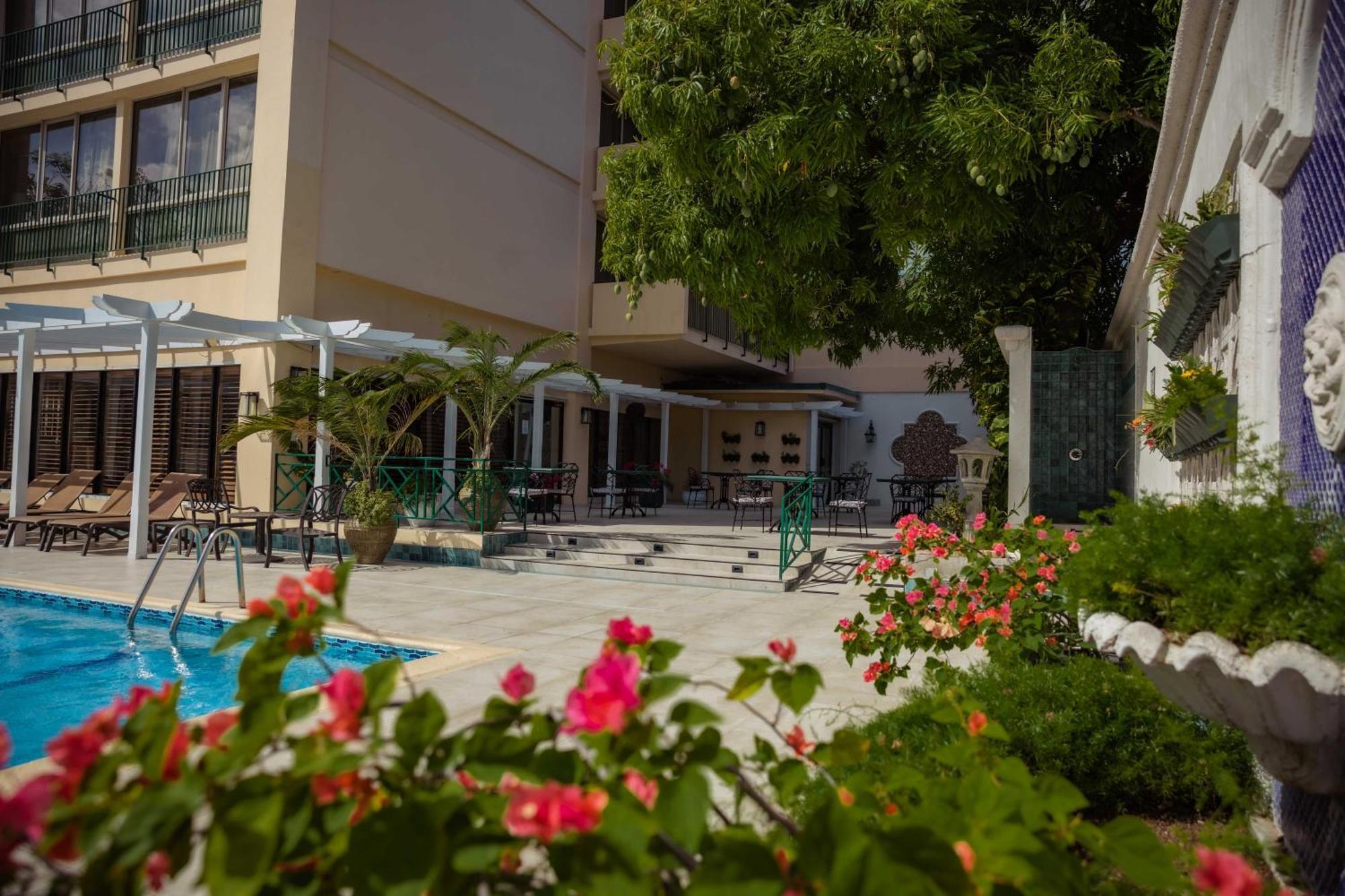 Courtleigh Hotel & Suites Κίνγκστον Εξωτερικό φωτογραφία