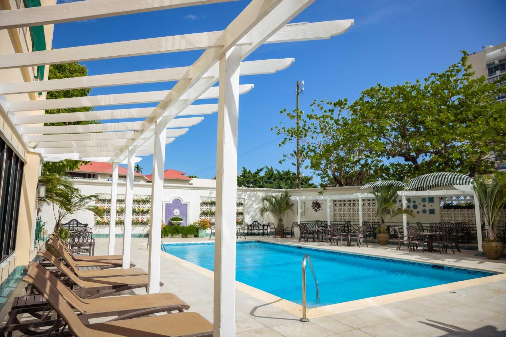 Courtleigh Hotel & Suites Κίνγκστον Εξωτερικό φωτογραφία